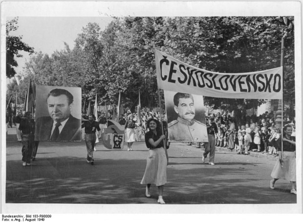 Vládní krize a převzetí moci Komunistickou stranou Československa