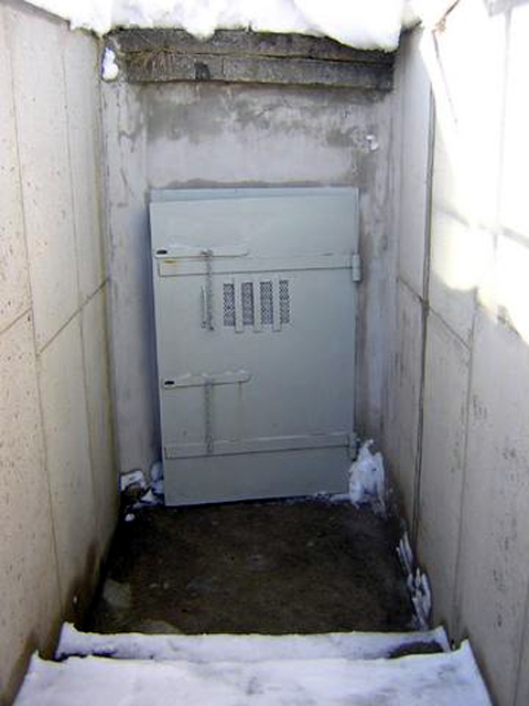 Vojna Memorial. Solitary confinement in a concrete bunker